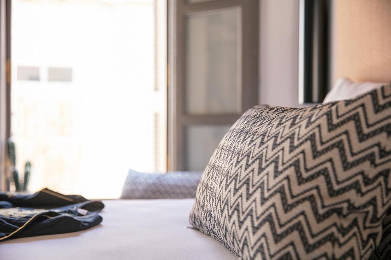 Gateway Suites 罗希姆诺 外观 照片
