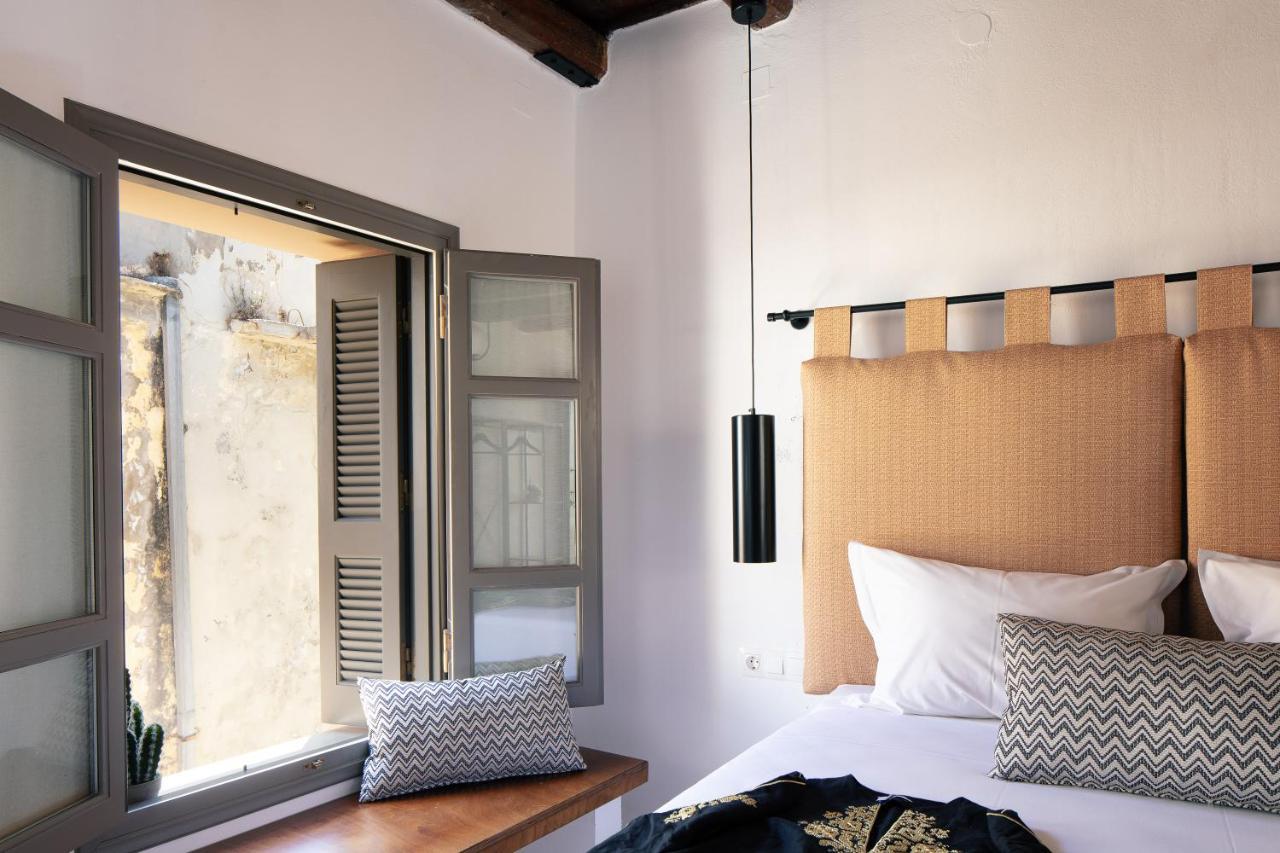 Gateway Suites 罗希姆诺 外观 照片