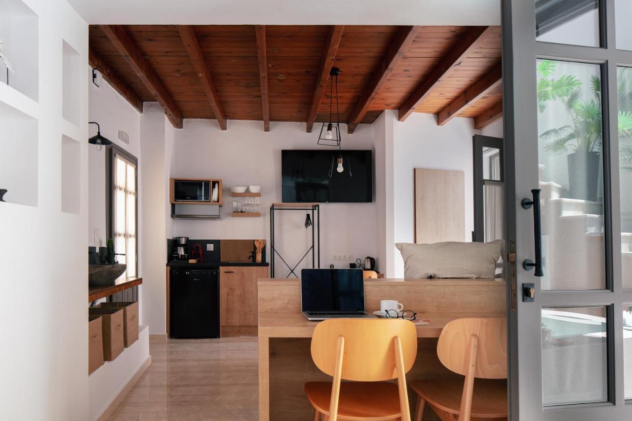 Gateway Suites 罗希姆诺 外观 照片