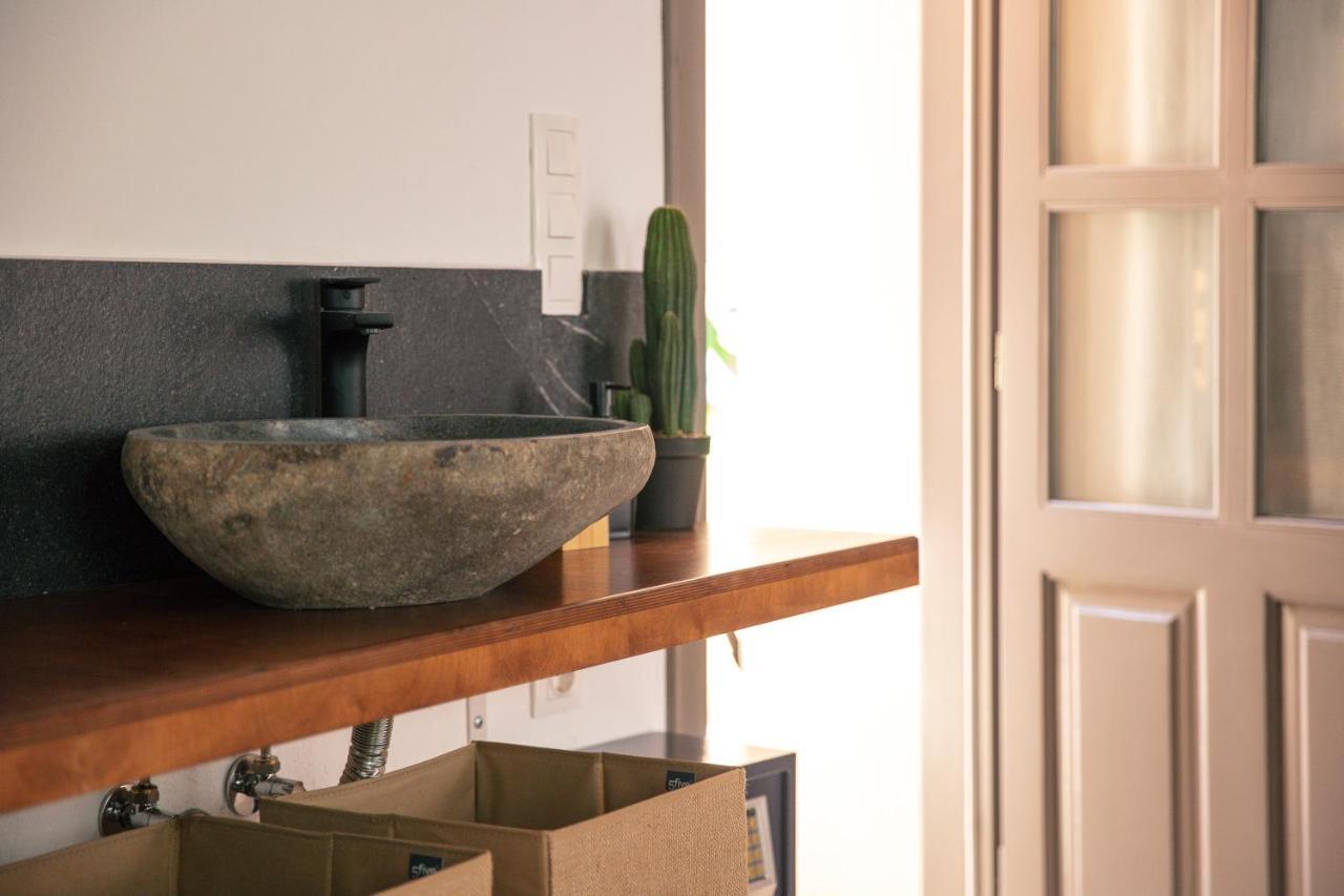 Gateway Suites 罗希姆诺 外观 照片