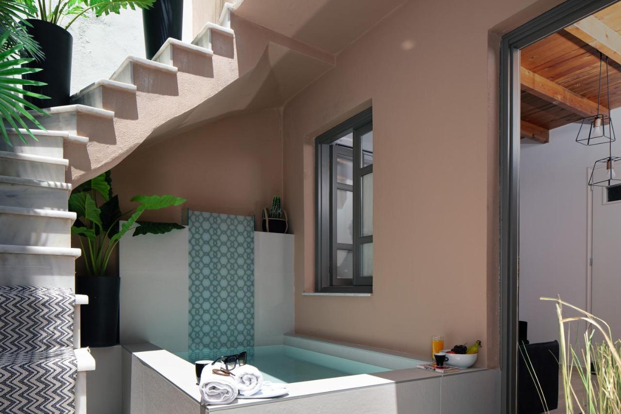 Gateway Suites 罗希姆诺 外观 照片